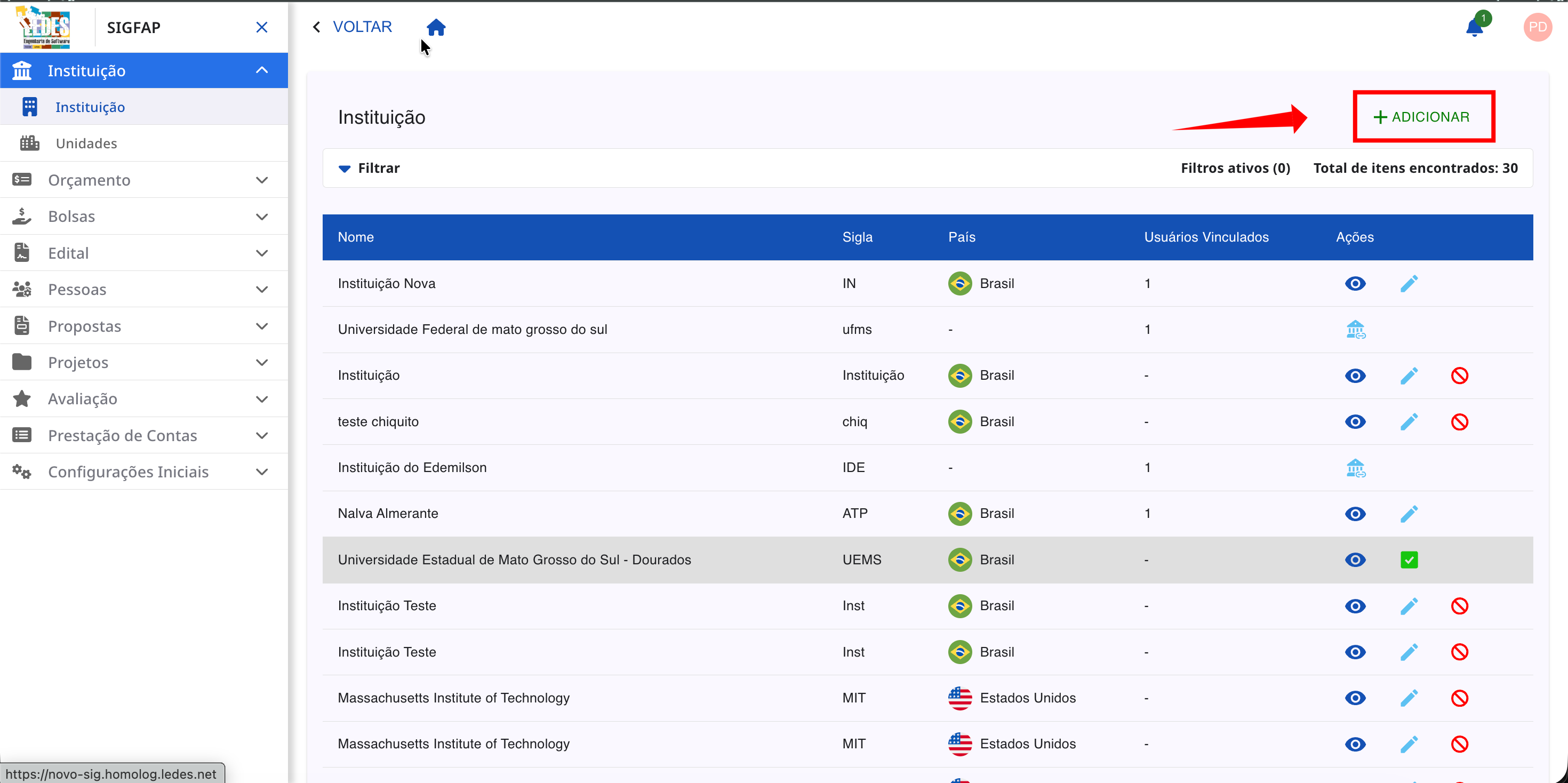 Botão para adicionar uma nova instituição.