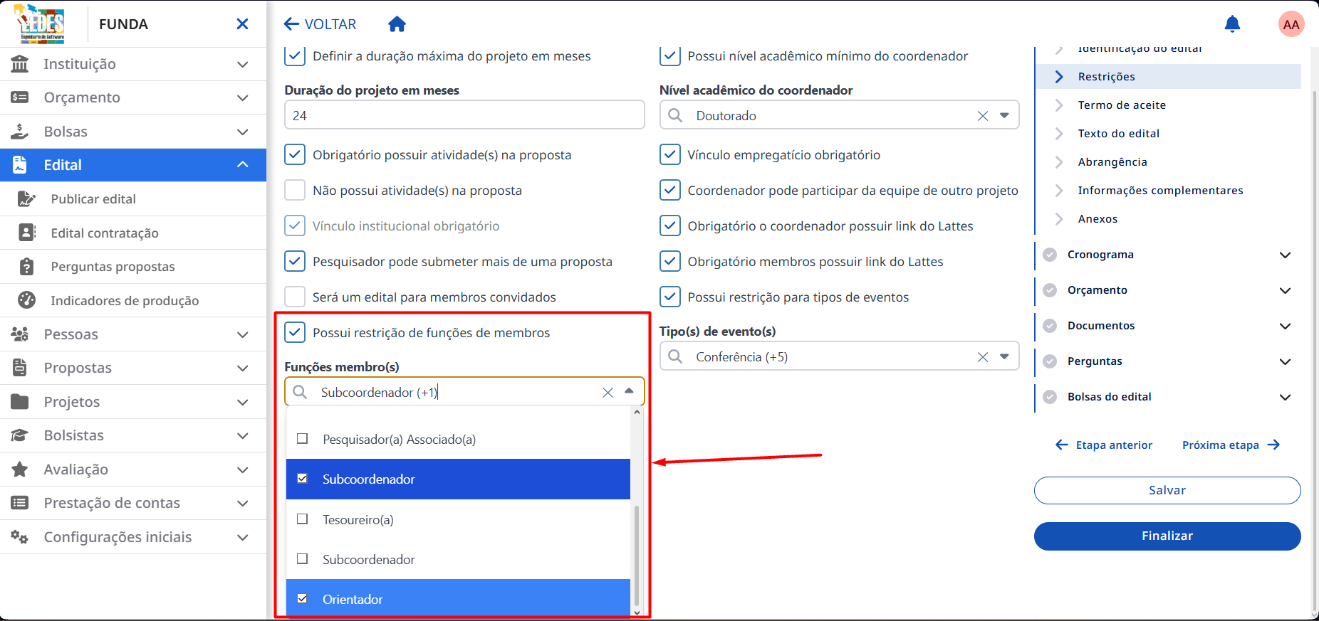 Checkbox de restrição de funções de membros e campo de seleção das funções.