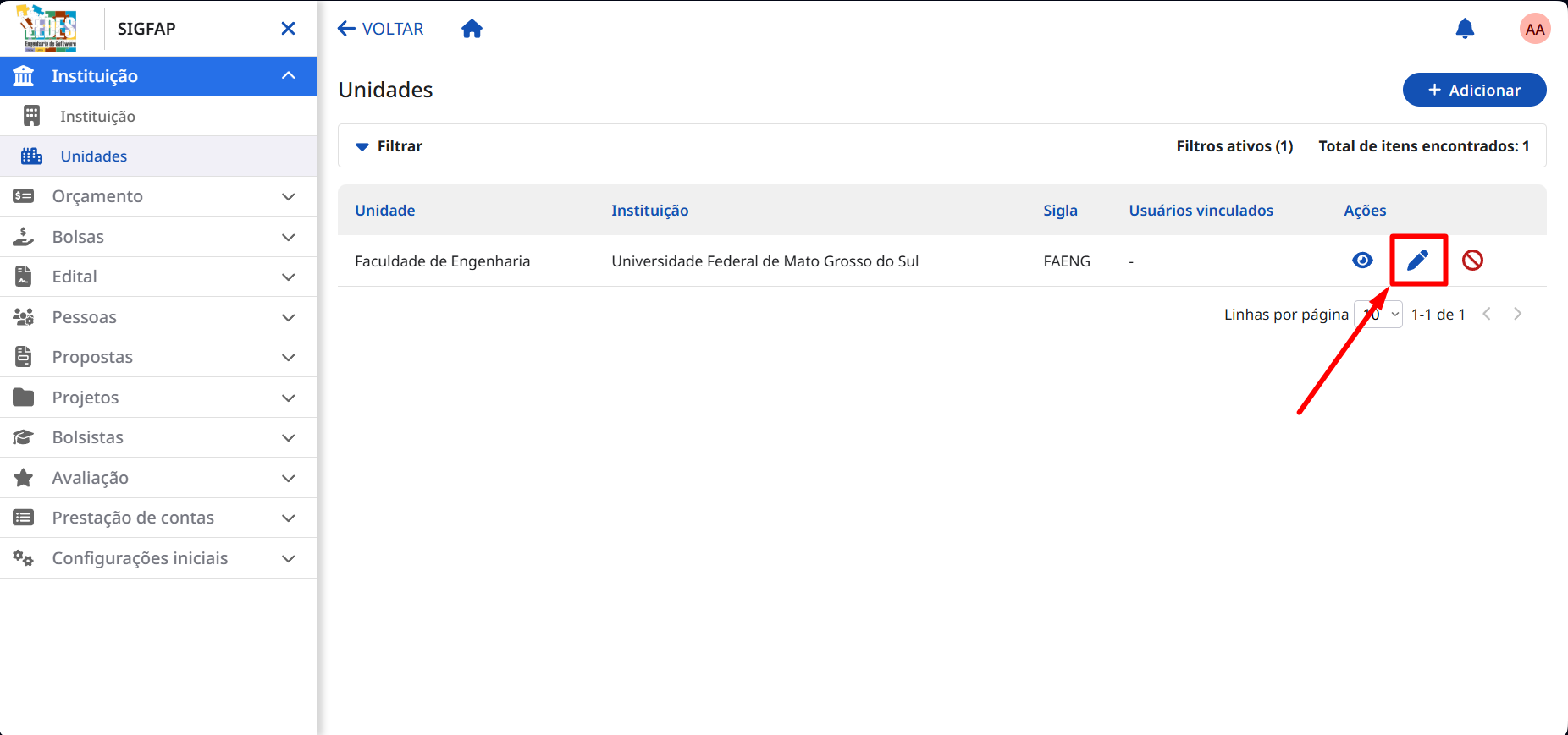 Selecionando a opção para editar um registro. Tabela de instituições com o ícone de Editar em destaque.